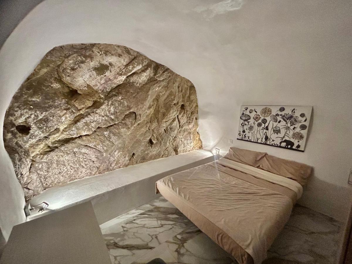 Cave House Apartment Ментона Экстерьер фото