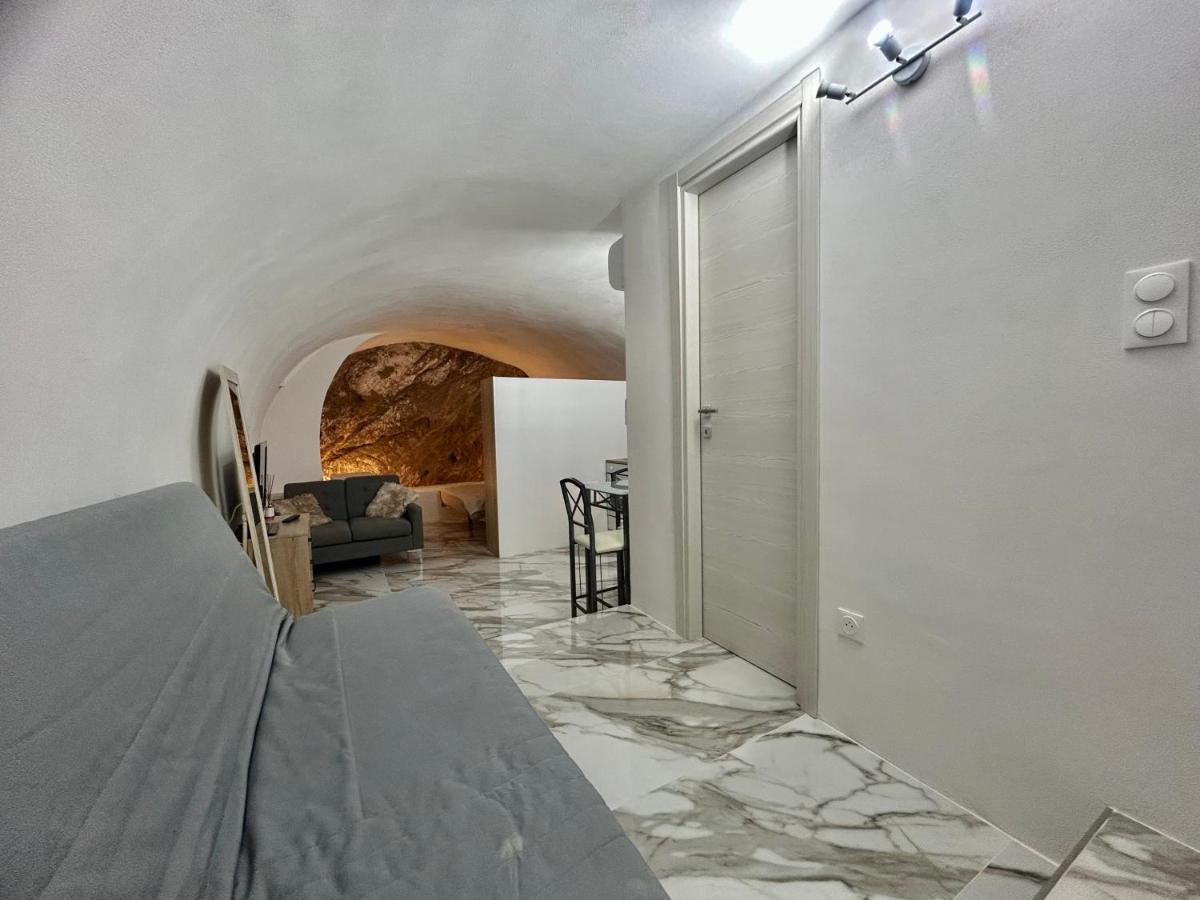 Cave House Apartment Ментона Экстерьер фото