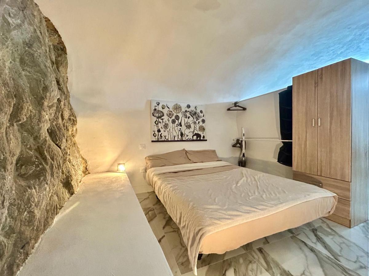Cave House Apartment Ментона Экстерьер фото