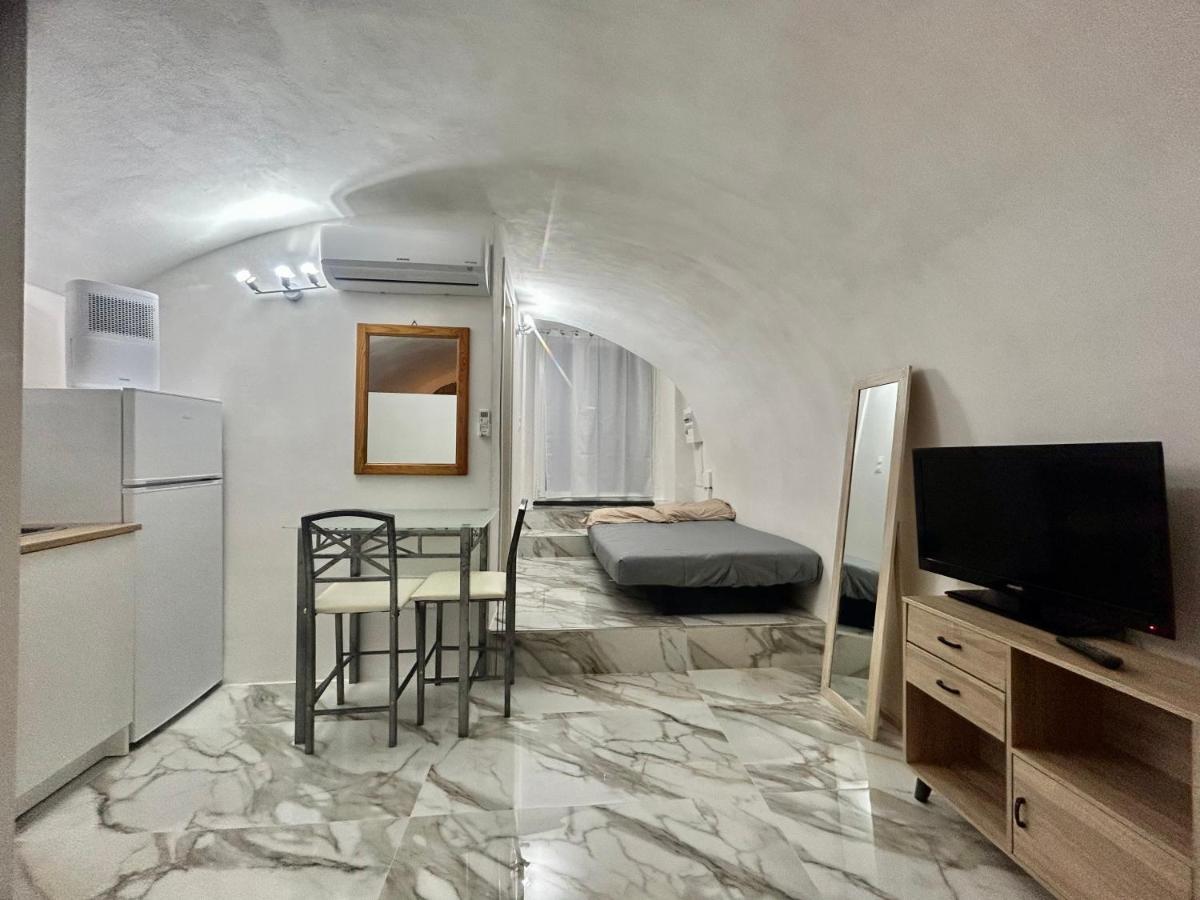 Cave House Apartment Ментона Экстерьер фото