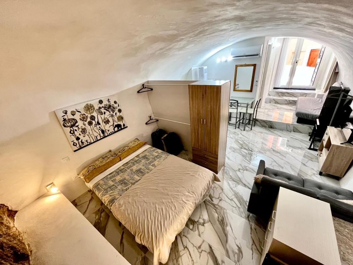 Cave House Apartment Ментона Экстерьер фото
